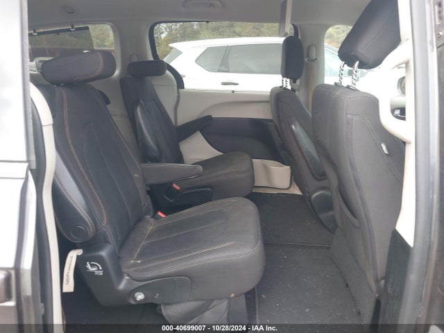 2C4RC1BG4HR823594 Chrysler Pacifica Touring Plus