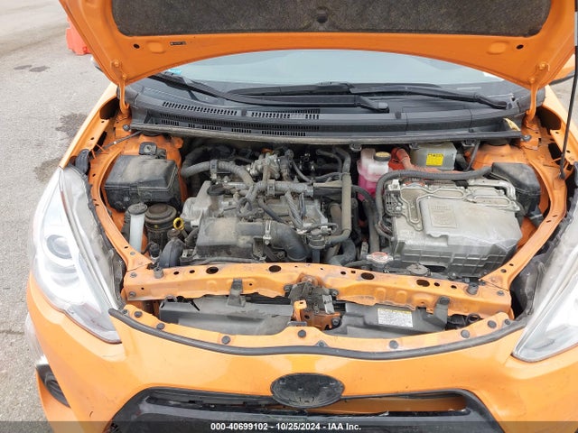 JTDKDTB3XF1113754 Toyota Prius C Two