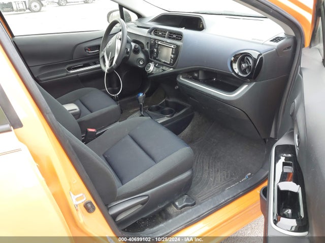 JTDKDTB3XF1113754 Toyota Prius C Two