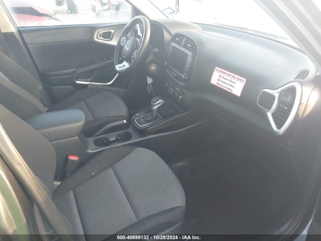 KNDJ23AU8N7814753 KIA SOUL LX