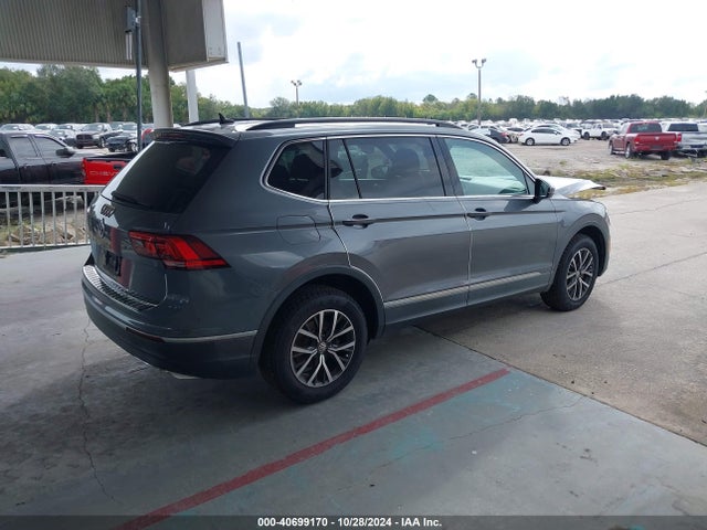 3VV3B7AX1LM035824 Volkswagen Tiguan