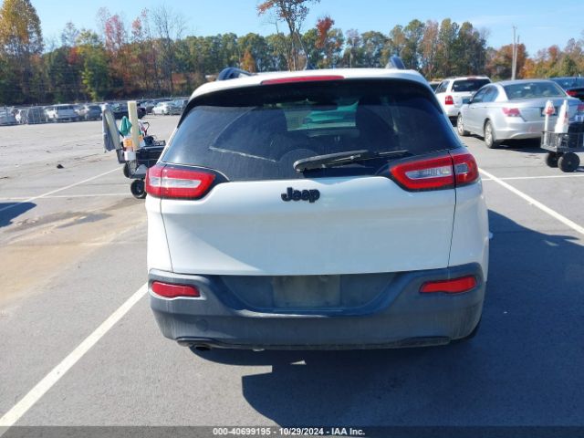 1C4PJLAB5HW643644 Jeep Cherokee Altitude Fwd