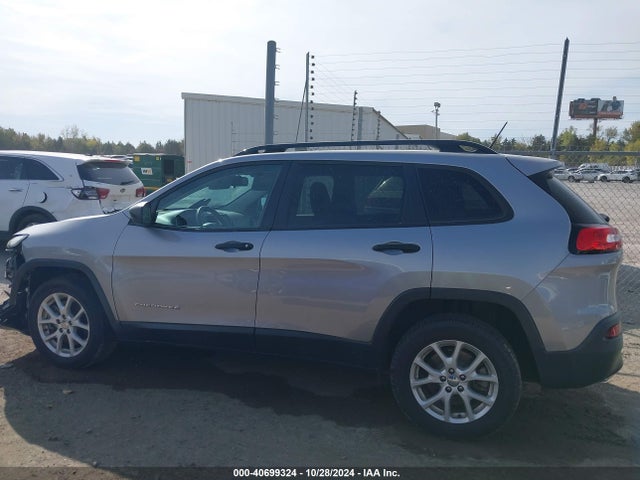 1C4PJLAS3GW319462 Jeep Cherokee Sport