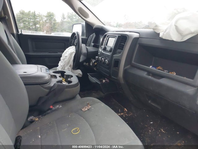 RAM 1500 Express  4x4 6'4 Box 2018 1C6RR7FG2JS188947 Image 5