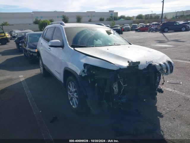 1C4PJLCB7FW656843 Jeep Cherokee Latitude