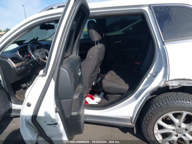 1C4PJLCB7FW656843 Jeep Cherokee Latitude