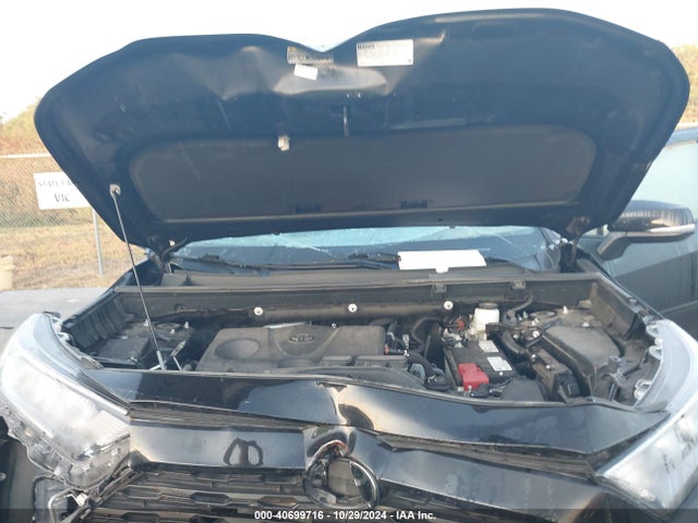 2T3C1RFV9MC162844 Toyota Rav4 Xle Premium