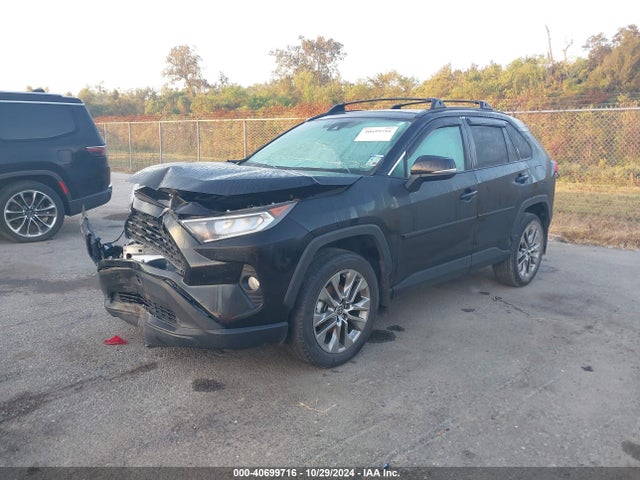 2T3C1RFV9MC162844 Toyota Rav4 Xle Premium