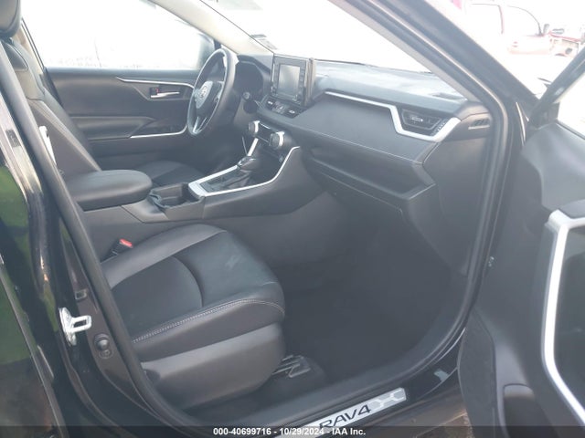 2T3C1RFV9MC162844 Toyota Rav4 Xle Premium