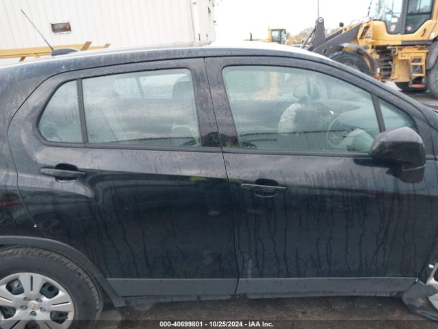 3GNCJKSB3KL111742 Chevrolet TRAX LS