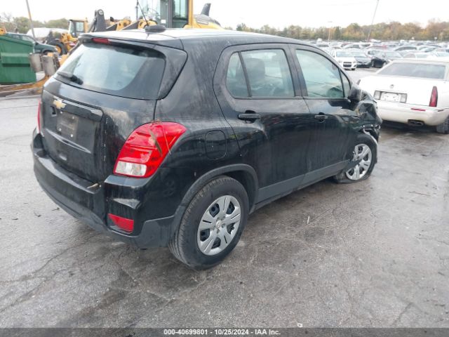 3GNCJKSB3KL111742 Chevrolet TRAX LS
