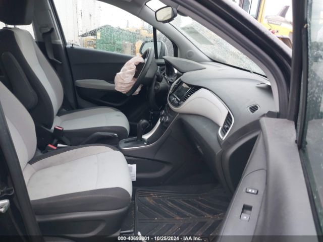 3GNCJKSB3KL111742 Chevrolet TRAX LS