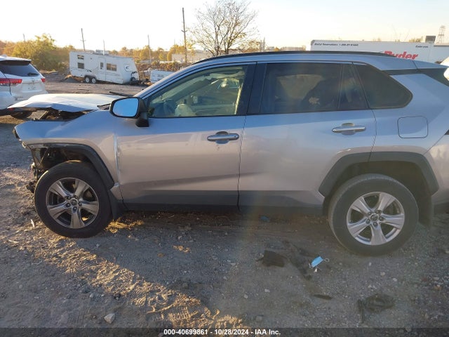 Toyota Rav4 Xle 2019 JTMP1RFV4KD008083 Image 13