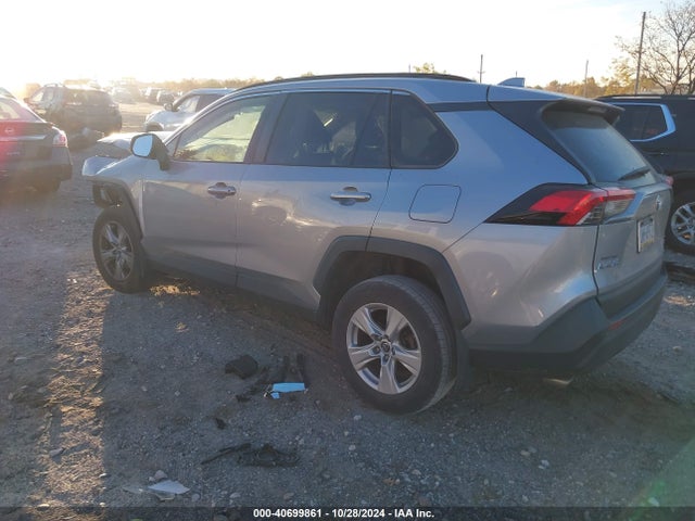 Toyota Rav4 Xle 2019 JTMP1RFV4KD008083 Image 3