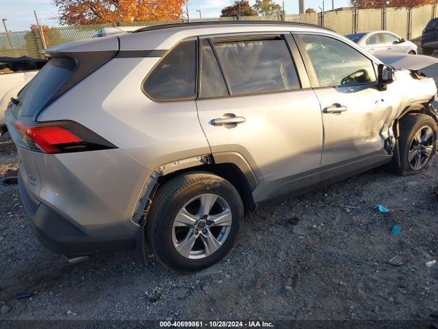 Toyota Rav4 Xle 2019 JTMP1RFV4KD008083 Image 4