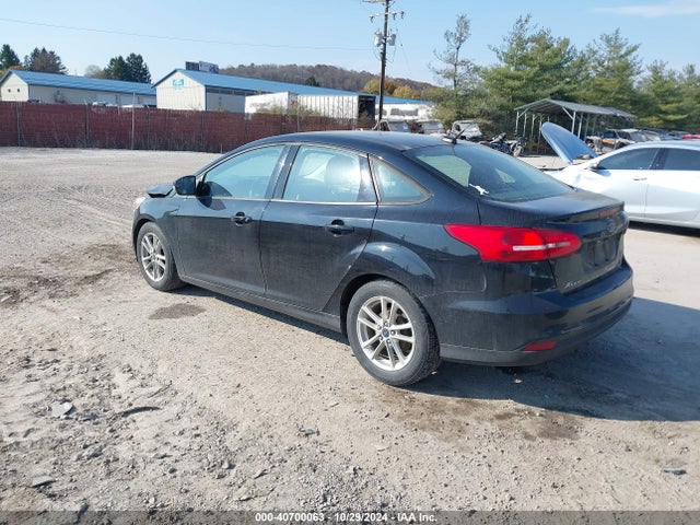 Ford FOCUS SE 2016 1FADP3F24GL237323 Image 3