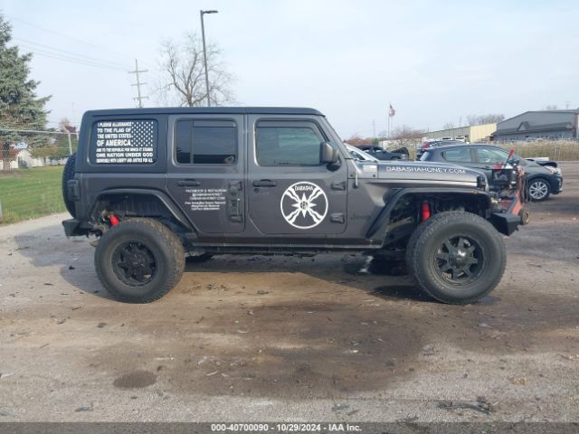 1C4HJXDN8JW199697 Jeep Wrangler Unlimited Sport S 4x4