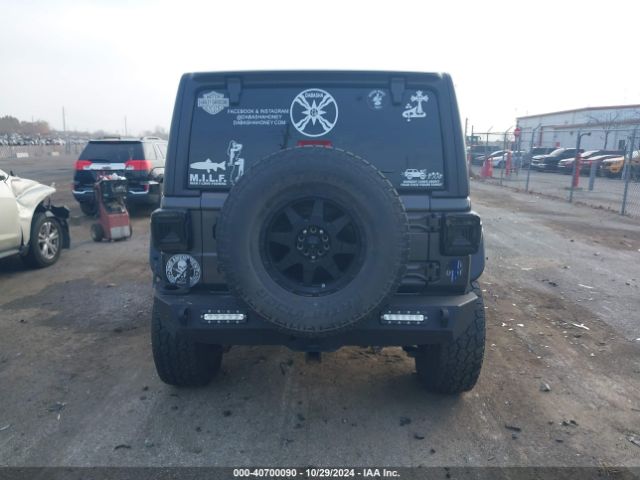 1C4HJXDN8JW199697 Jeep Wrangler Unlimited Sport S 4x4