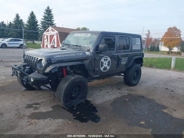 1C4HJXDN8JW199697 Jeep Wrangler Unlimited Sport S 4x4