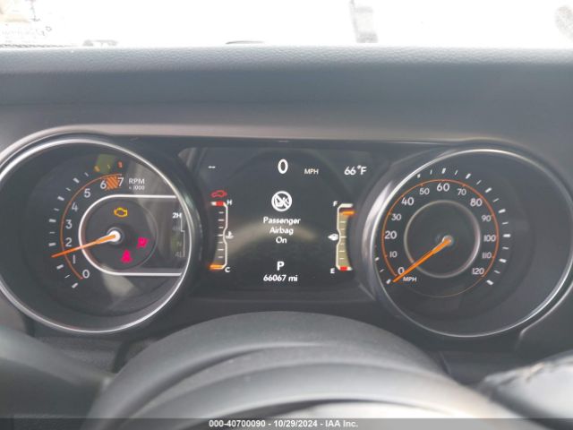 1C4HJXDN8JW199697 Jeep Wrangler Unlimited Sport S 4x4
