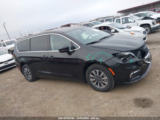 Chrysler Pacifica Hybrid Select 2024 2C4RC1S7XRR103170 Image 13