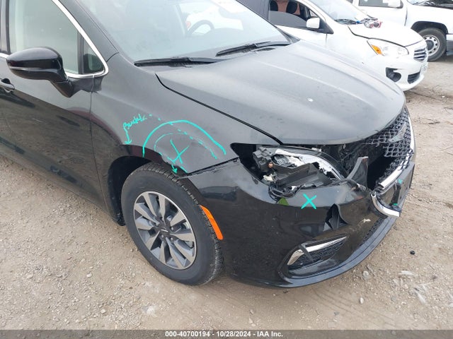 Chrysler Pacifica Hybrid Select 2024 2C4RC1S7XRR103170 Image 6