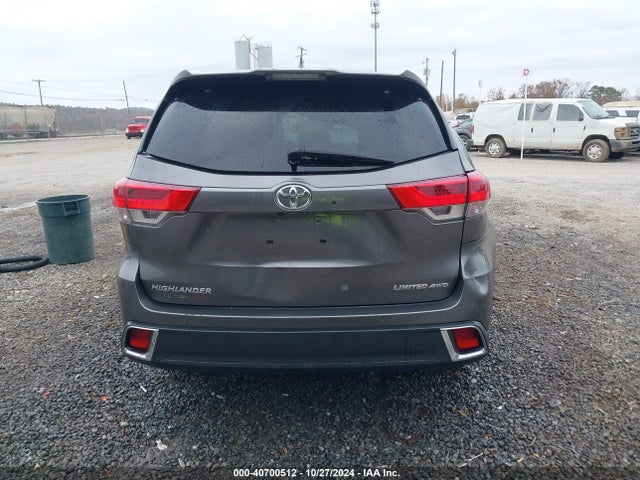 Toyota Highlander Limited Platinum 2018 5TDDZRFH2JS861574 Image 16