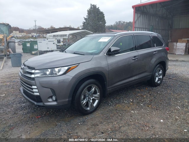 Toyota Highlander Limited Platinum 2018 5TDDZRFH2JS861574 Image 2