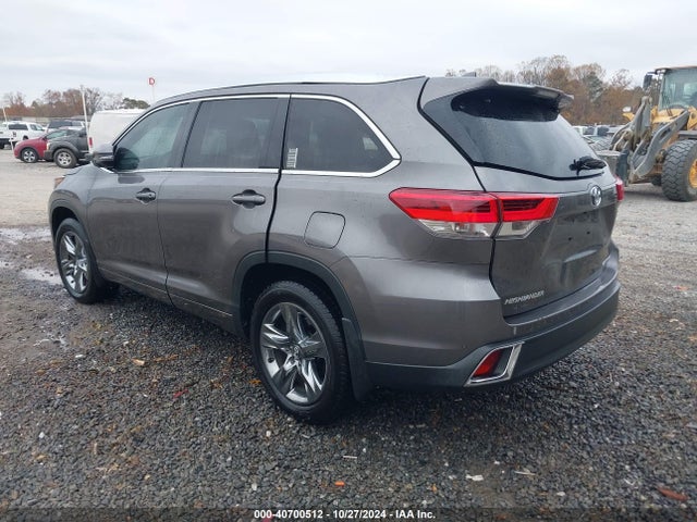 Toyota Highlander Limited Platinum 2018 5TDDZRFH2JS861574 Image 3
