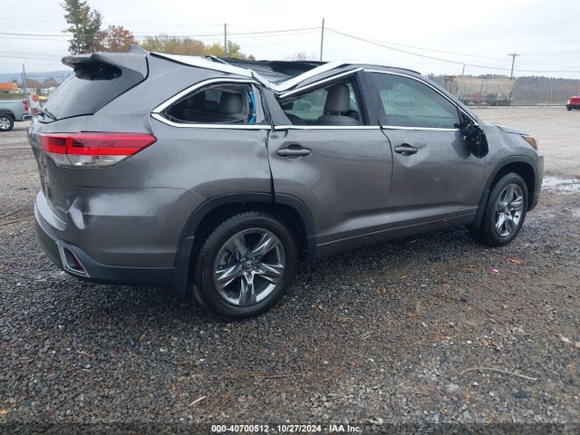 Toyota Highlander Limited Platinum 2018 5TDDZRFH2JS861574 Image 4