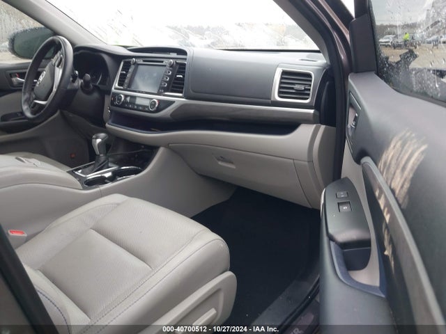 Toyota Highlander Limited Platinum 2018 5TDDZRFH2JS861574 Image 5