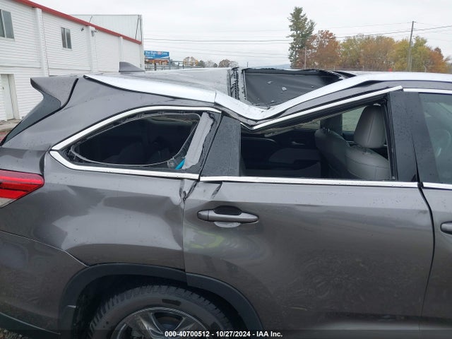 Toyota Highlander Limited Platinum 2018 5TDDZRFH2JS861574 Image 6