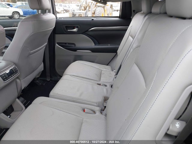 Toyota Highlander Limited Platinum 2018 5TDDZRFH2JS861574 Image 8