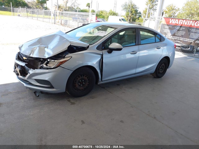 Chevrolet Cruze Ls Auto 2018 1G1BC5SMXJ7191327 Image 2