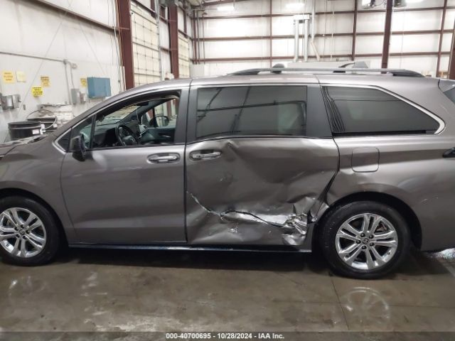 5TDDSKFC2NS054154 Toyota Sienna Xse