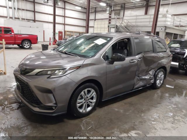 5TDDSKFC2NS054154 Toyota Sienna Xse