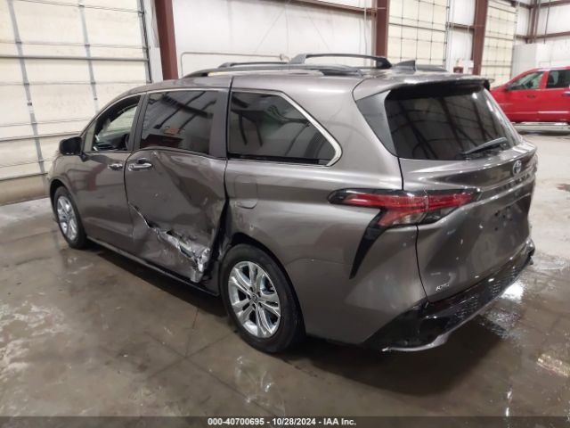 5TDDSKFC2NS054154 Toyota Sienna Xse