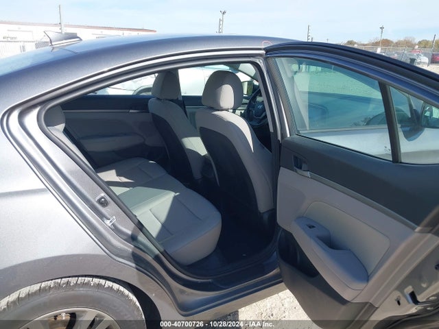 Hyundai Elantra Value Edition 2018 5NPD84LF3JH276257 Image 8
