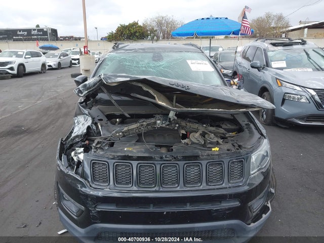 3C4NJCBB9JT502027 Jeep Compass Altitude Fwd