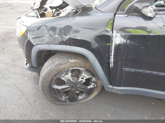 3C4NJCBB9JT502027 Jeep Compass Altitude Fwd