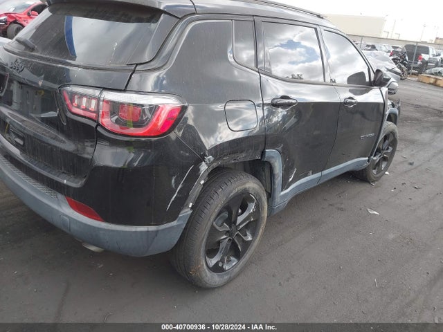 3C4NJCBB9JT502027 Jeep Compass Altitude Fwd