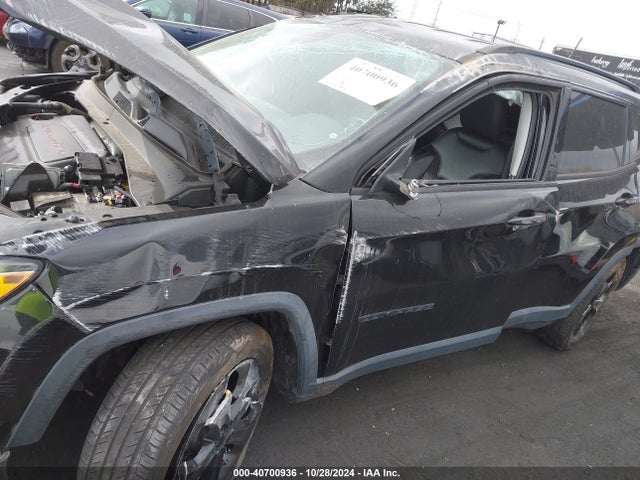 3C4NJCBB9JT502027 Jeep Compass Altitude Fwd