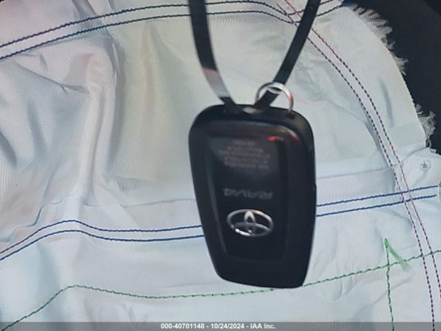 JTM16RFV4PD085213 Toyota Rav4 Hybrid Se