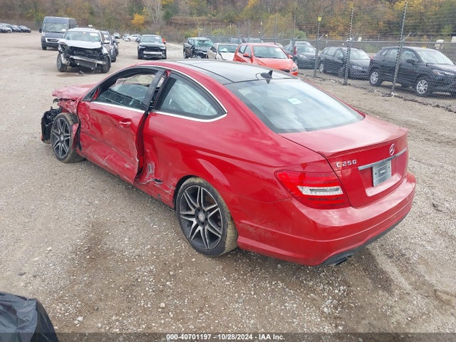 Mercedes-Benz C 250 2014 WDDGJ4HB8EG296852 Image 3
