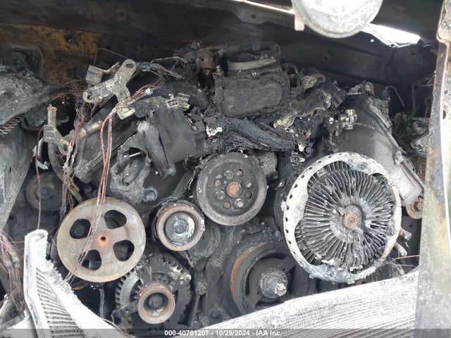5TFUM5F19HX070862 Toyota Tundra Sr5 4.6l V8