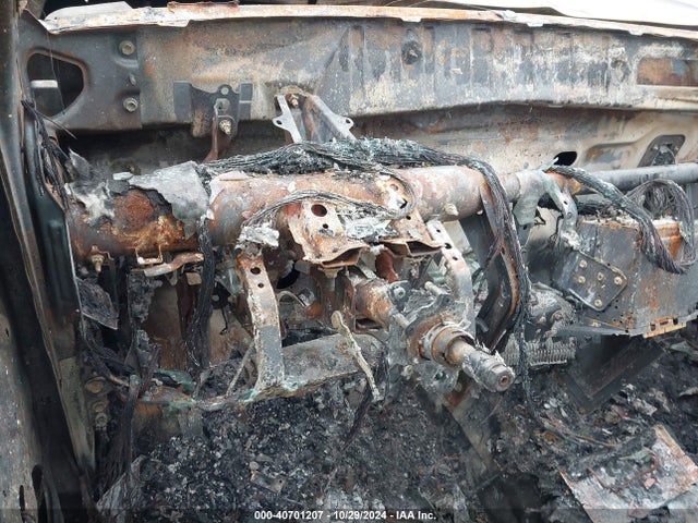 5TFUM5F19HX070862 Toyota Tundra Sr5 4.6l V8