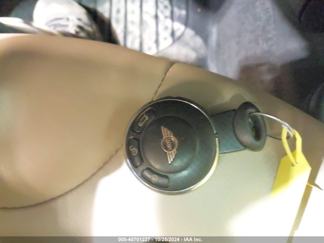 2011 MINI COOPER S WMWSV3C55BTY10757 Photo 10