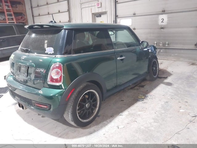 2011 MINI COOPER S WMWSV3C55BTY10757 Photo 3