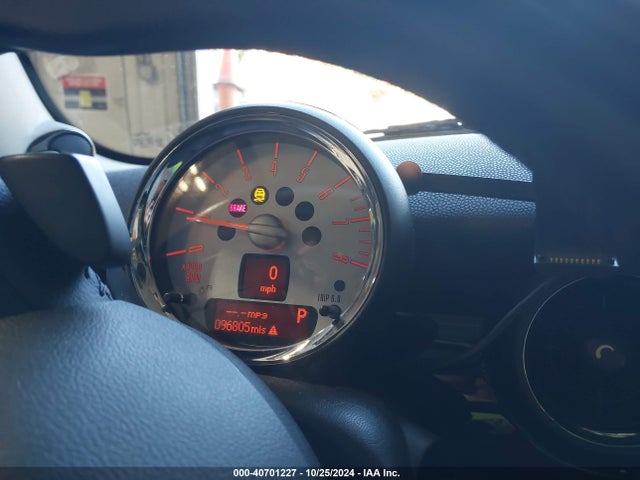 2011 MINI COOPER S WMWSV3C55BTY10757 Photo 6