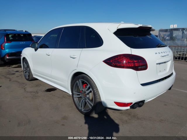 2013 PORSCHE CAYENNE WP1AD2A21DLA79184 Photo 2
